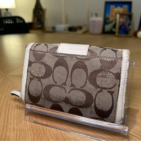Coach Signature Canvas Trifold Wallet - Picture 7 of 12
